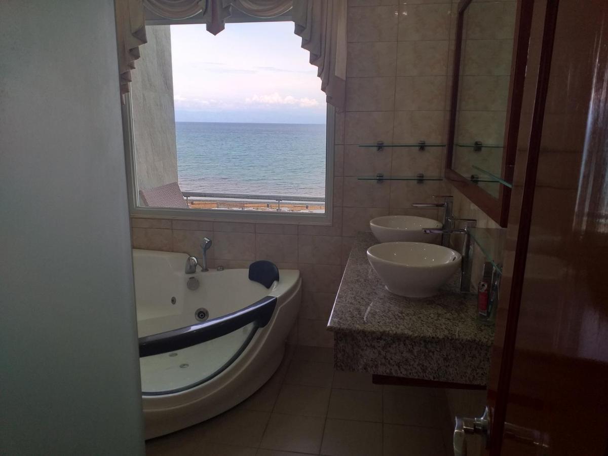 Ocean Breeze Resort Toledo Екстер'єр фото