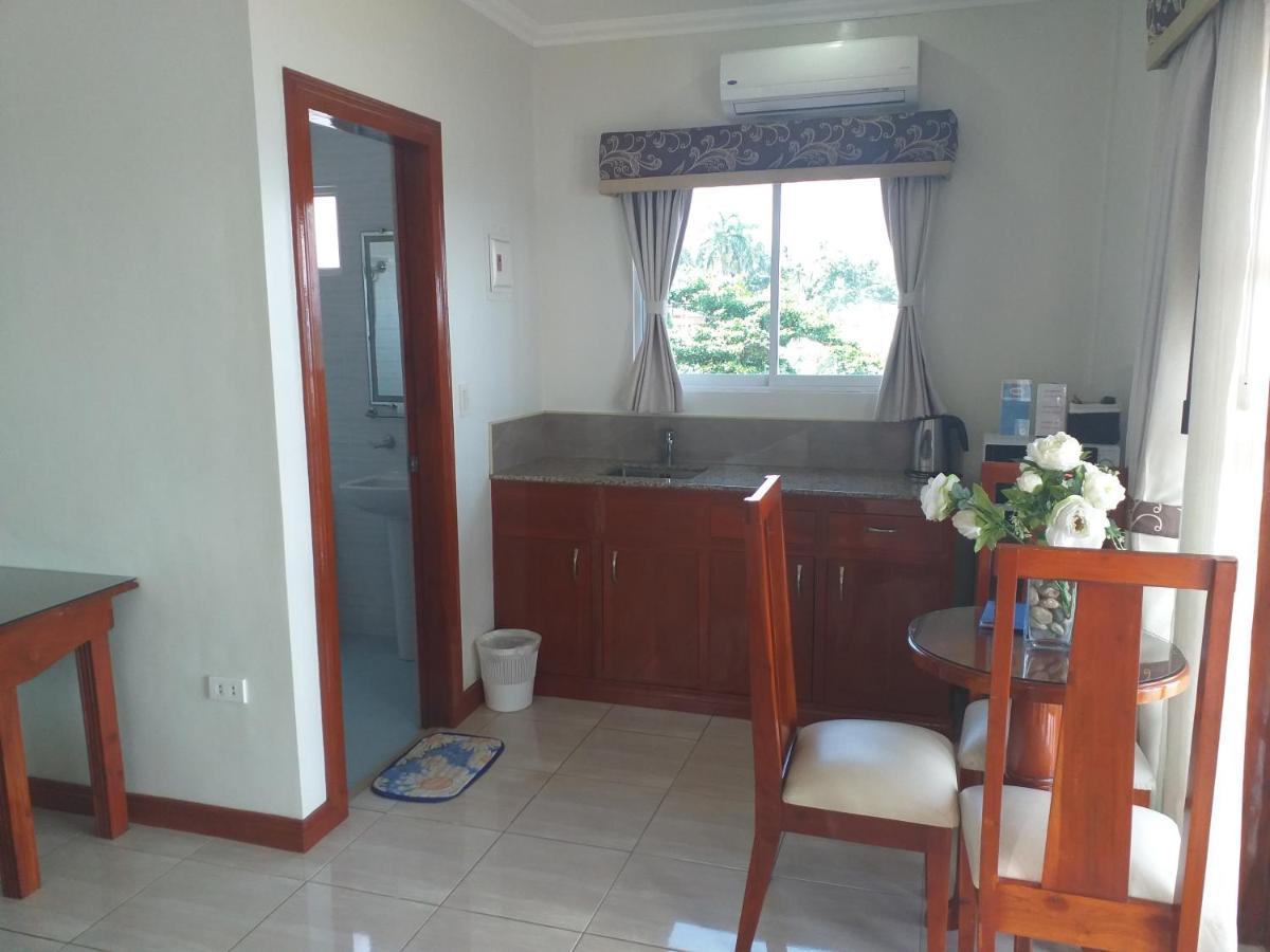 Ocean Breeze Resort Toledo Екстер'єр фото