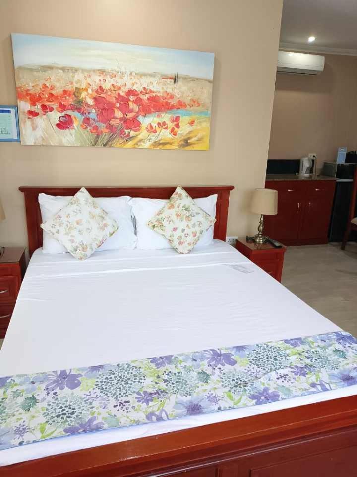 Ocean Breeze Resort Toledo Екстер'єр фото