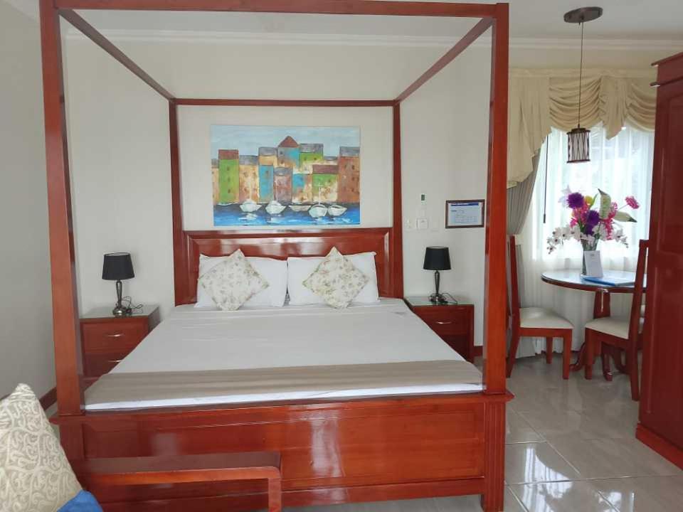 Ocean Breeze Resort Toledo Екстер'єр фото